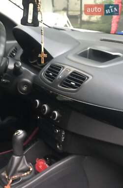 Седан Renault Fluence 2013 в 