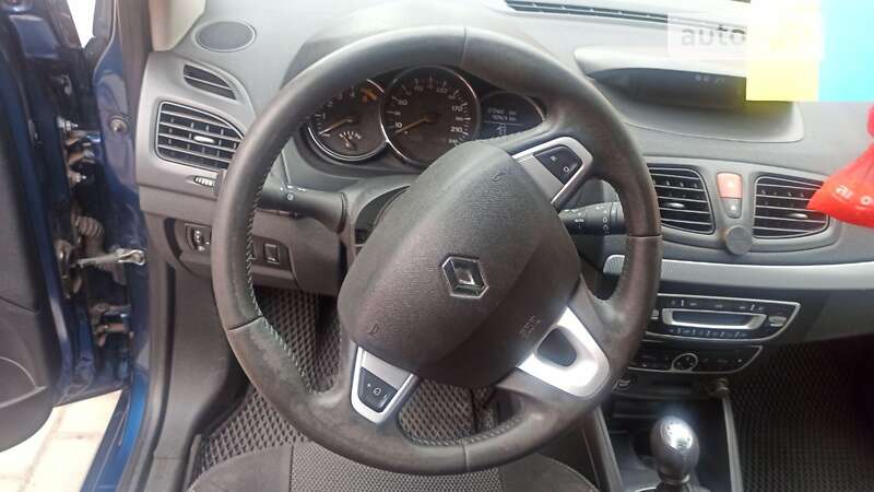Седан Renault Fluence 2010 в Черкасах