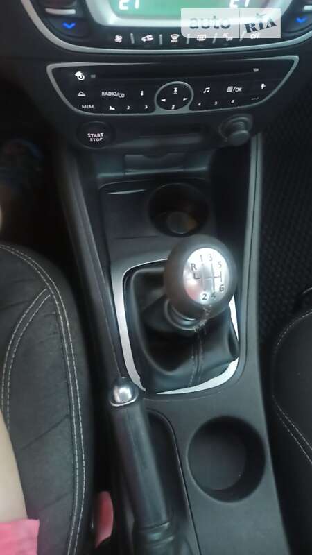 Седан Renault Fluence 2010 в Черкасах