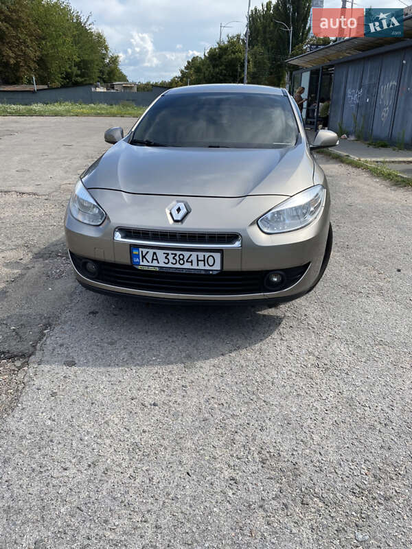 Седан Renault Fluence 2011 в Петропавловской Борщаговке