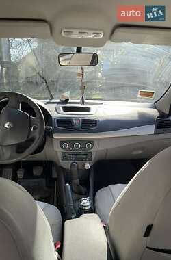 Седан Renault Fluence 2011 в 