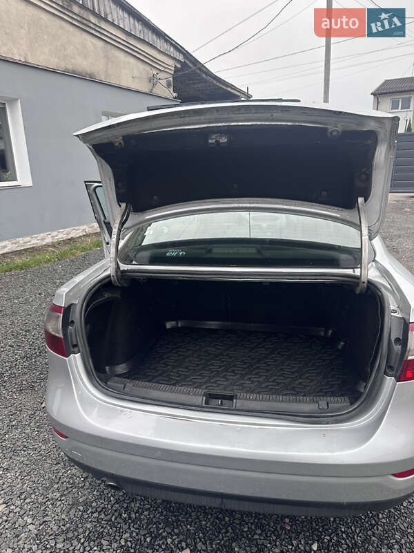 Седан Renault Fluence 2010 в Луцке