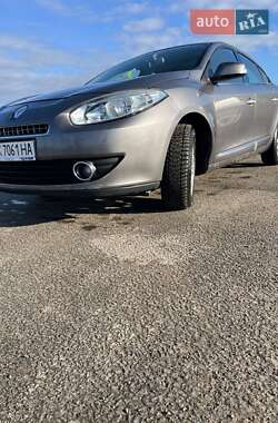 Седан Renault Fluence 2010 в Дубровице