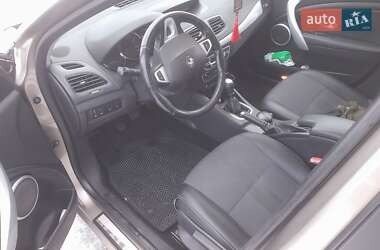 Седан Renault Fluence 2010 в 