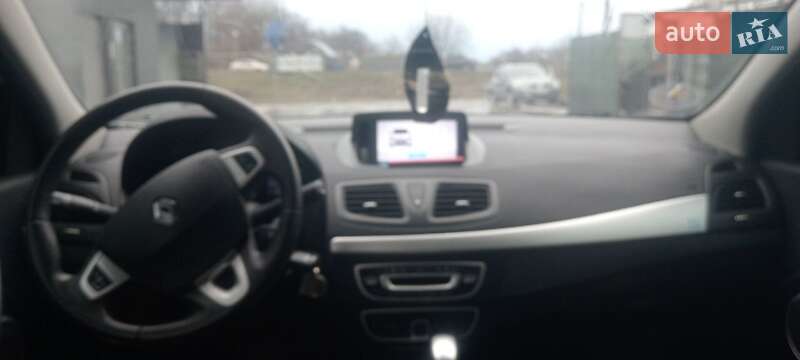 Седан Renault Fluence 2012 в Ромнах