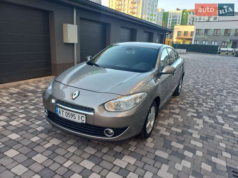 Седан Renault Fluence 2011 в Івано-Франківську