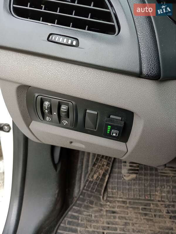 Седан Renault Fluence 2011 в Сумах