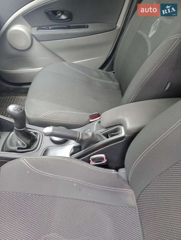 Седан Renault Fluence 2011 в Сумах