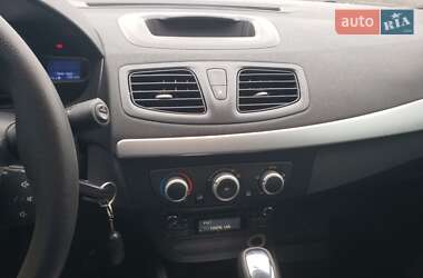 Седан Renault Fluence 2013 в 