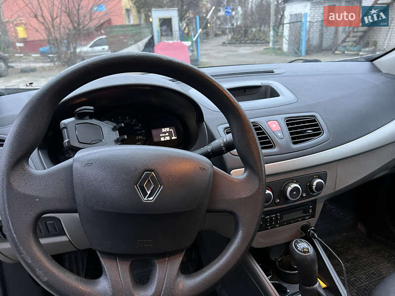 Седан Renault Fluence 2010 в Полтаве