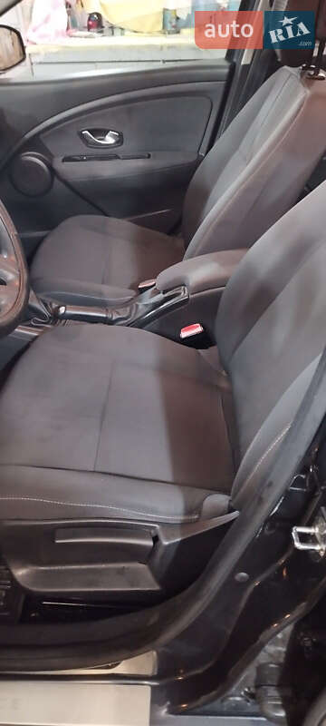 Седан Renault Fluence 2010 в Дніпрі