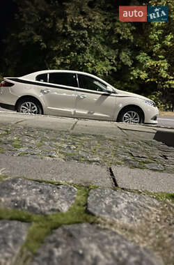 Седан Renault Fluence 2013 в 