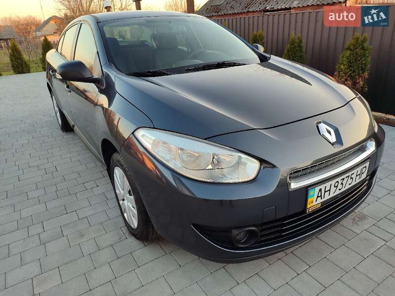 Седан Renault Fluence 2012 в 