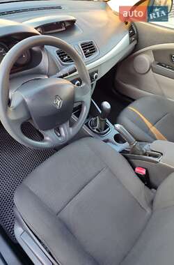 Седан Renault Fluence 2012 в 