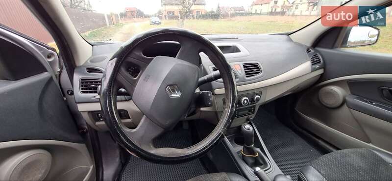 Седан Renault Fluence 2010 в Ивано-Франковске
