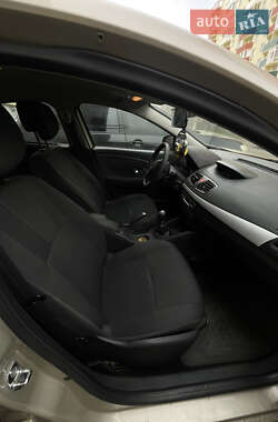 Седан Renault Fluence 2010 в 