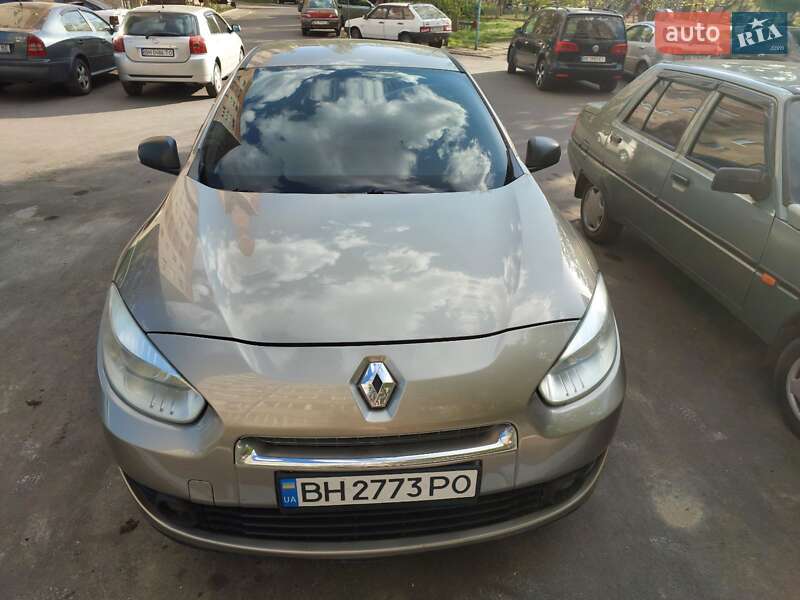 Седан Renault Fluence 2011 в Южноукраинске