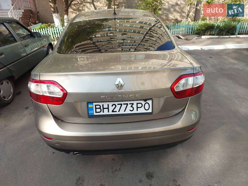 Седан Renault Fluence 2011 в Южноукраинске