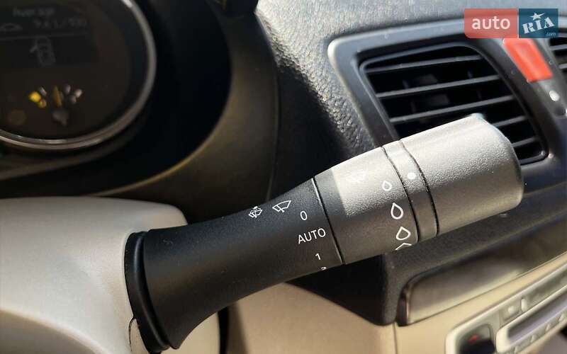 Седан Renault Fluence 2010 в Мукачево фото 16 Седан Renault Fluence 2010 в Мукачево