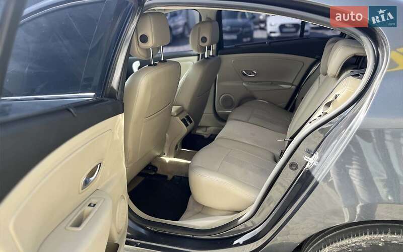 Седан Renault Fluence 2010 в Мукачево фото 23 Седан Renault Fluence 2010 в Мукачево