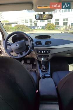 Седан Renault Fluence 2012 в 