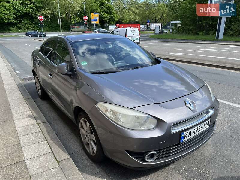 Седан Renault Fluence 2010 в Киеве