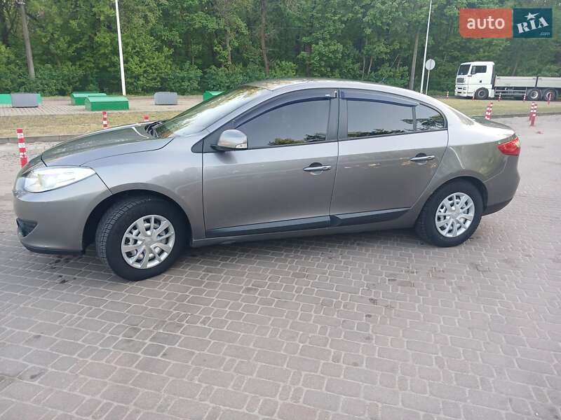 Седан Renault Fluence 2011 в Киеве