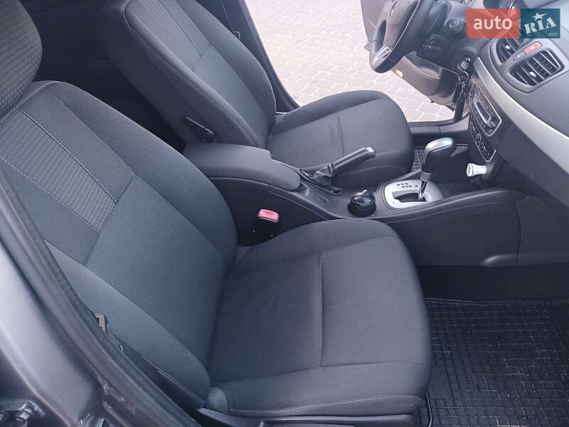 Седан Renault Fluence 2011 в Киеве