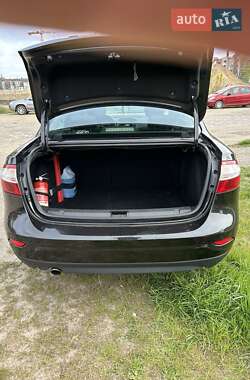 Седан Renault Fluence 2010 в 