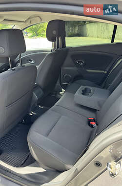 Седан Renault Fluence 2012 в 