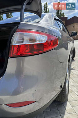Седан Renault Fluence 2012 в 