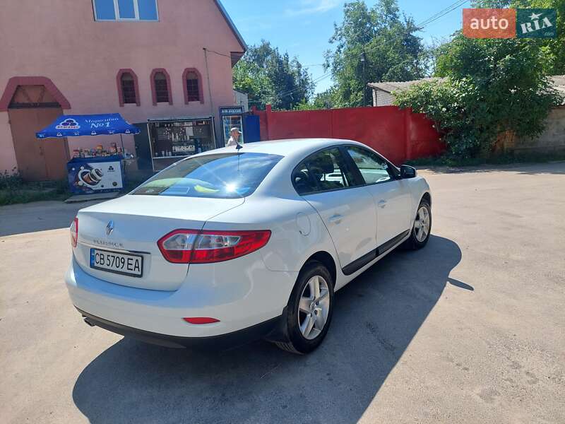 Седан Renault Fluence 2015 в Чернигове
