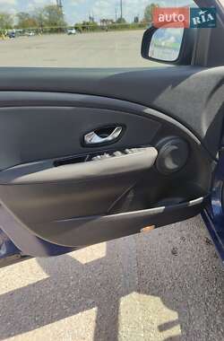 Седан Renault Fluence 2011 в 