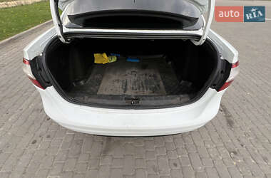 Седан Renault Fluence 2012 в 