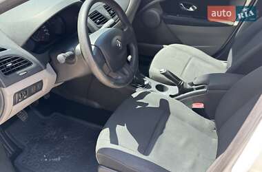 Седан Renault Fluence 2012 в 