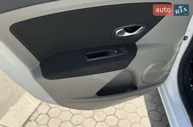 Седан Renault Fluence 2012 в 