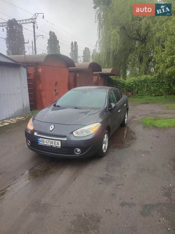 Седан Renault Fluence 2010 в Казатине