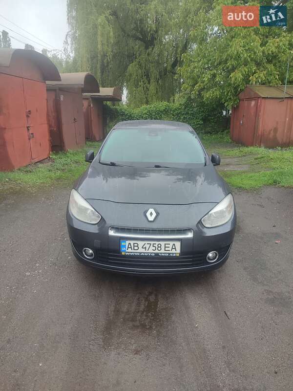 Седан Renault Fluence 2010 в Казатине