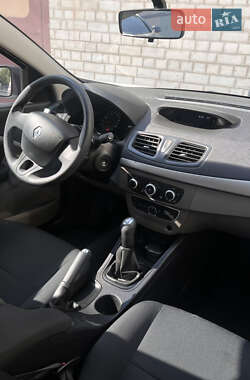 Седан Renault Fluence 2012 в 