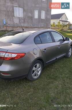 Седан Renault Fluence 2010 в 