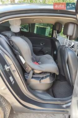Седан Renault Fluence 2012 в 
