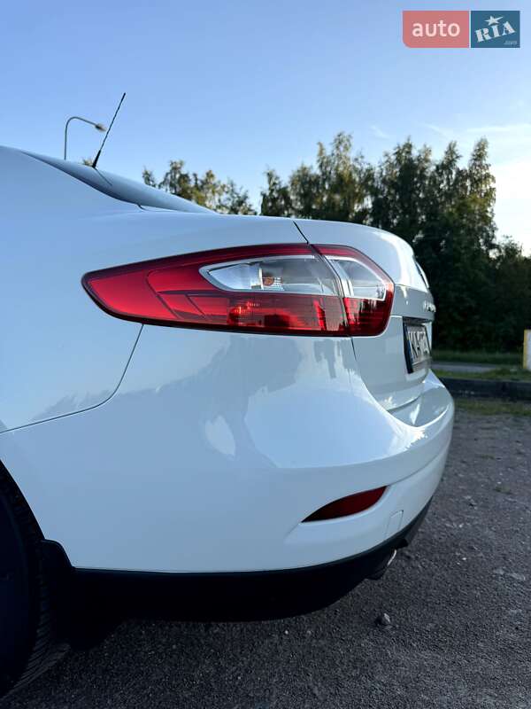 Седан Renault Fluence 2013 в Львове