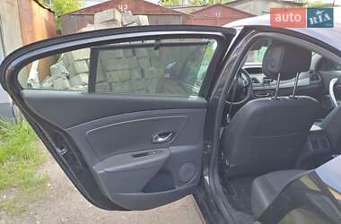Седан Renault Fluence 2011 в 