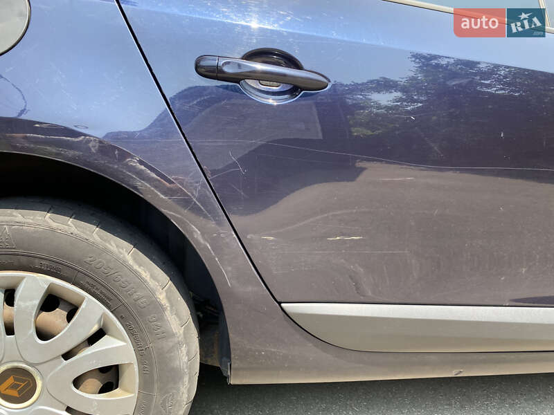 Седан Renault Fluence 2013 в Киеве