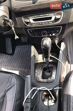 Седан Renault Fluence 2010 в 