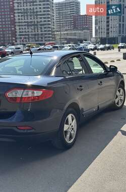 Седан Renault Fluence 2012 в 