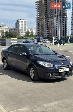 Седан Renault Fluence 2012 в 
