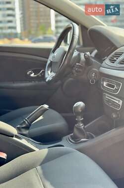 Седан Renault Fluence 2012 в 