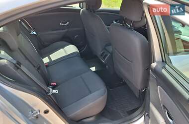 Седан Renault Fluence 2011 в 
