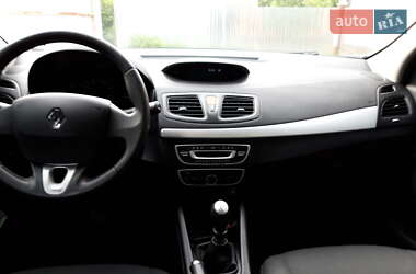 Седан Renault Fluence 2011 в 